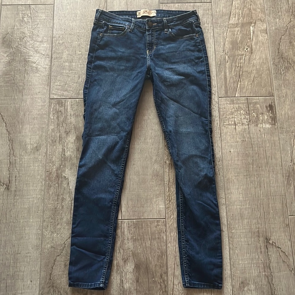 Hollister medium wash super skinny jeans 7R